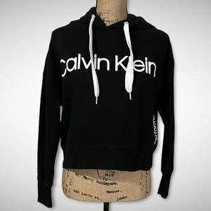 Calvin Klein Black Woman's Performance Cropped Pullover Hoodie